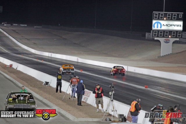 Look how close it was at the thousand-foot mark in the semifinals of Hot Street! Mike DeMayo lit the winner's bulb with an 8.09 at 166, sending top qualifier Tony Aneian home. DeMayo will meet Vic Brum in the final round.