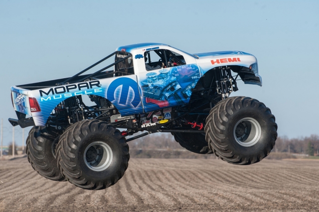 “Mopar Muscle” joins championship winning Hall Brothers Raci
